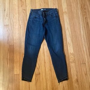Old Navy Rockstar Super Skinny jeans size 6